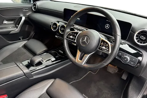 LL69YWT Mercedes-Benz A Class 1.5 A180d Sport (Executive) 7G-DCT Euro 6 (s/s) 5dr Thumbnail #9