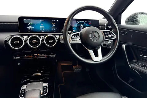 LL69YWT Mercedes-Benz A Class 1.5 A180d Sport (Executive) 7G-DCT Euro 6 (s/s) 5dr Thumbnail #14