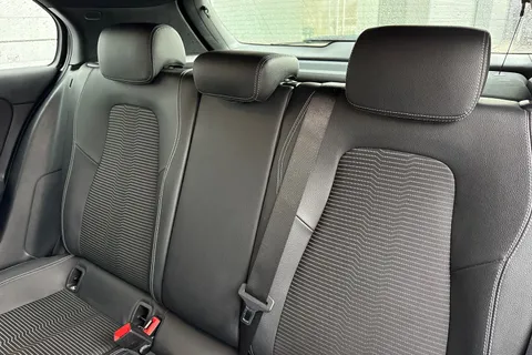 LL69YWT Mercedes-Benz A Class 1.5 A180d Sport (Executive) 7G-DCT Euro 6 (s/s) 5dr Thumbnail #15