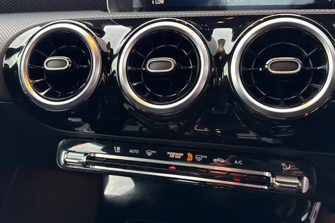 LL69YWT Mercedes-Benz A Class 1.5 A180d Sport (Executive) 7G-DCT Euro 6 (s/s) 5dr Thumbnail #20