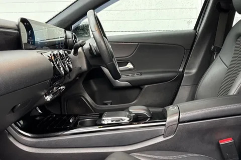 LL69YWT Mercedes-Benz A Class 1.5 A180d Sport (Executive) 7G-DCT Euro 6 (s/s) 5dr Thumbnail #34