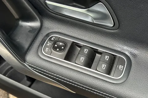 LL69YWT Mercedes-Benz A Class 1.5 A180d Sport (Executive) 7G-DCT Euro 6 (s/s) 5dr Thumbnail #39