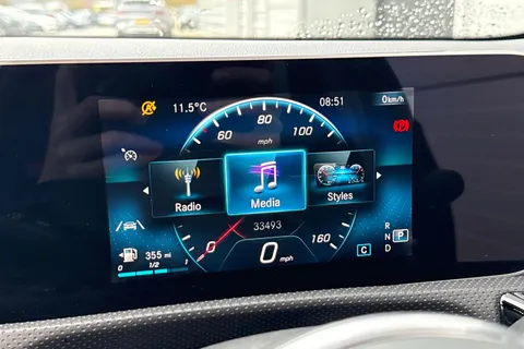 LL69YWT Mercedes-Benz A Class 1.5 A180d Sport (Executive) 7G-DCT Euro 6 (s/s) 5dr Thumbnail #57