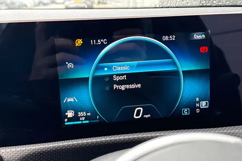 LL69YWT Mercedes-Benz A Class 1.5 A180d Sport (Executive) 7G-DCT Euro 6 (s/s) 5dr Thumbnail #58