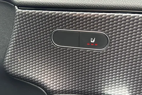 LL69YWT Mercedes-Benz A Class 1.5 A180d Sport (Executive) 7G-DCT Euro 6 (s/s) 5dr Thumbnail #60