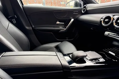 LL69YWT Mercedes-Benz A Class 1.5 A180d Sport (Executive) 7G-DCT Euro 6 (s/s) 5dr Thumbnail #61