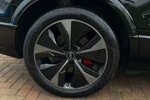 Audi Q6 E-Tron 100kWh Edition 1 Auto quattro 5dr Thumbnail #10