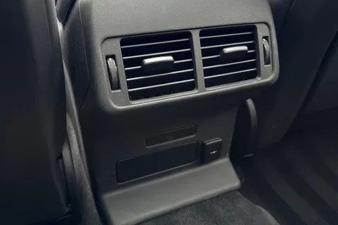 DS72HRJ Land Rover Range Rover Velar 2.0 P250 R-Dynamic HSE 5dr Thumbnail #20