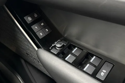DS72HRJ Land Rover Range Rover Velar 2.0 P250 R-Dynamic HSE 5dr Thumbnail #27
