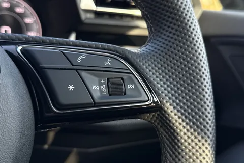 PK25XAY Audi A3 Black Edition 35 TFSI 150 PS 6-speed Thumbnail #39