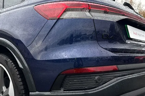 KP25AMK Audi Q4 e-tron Q4 Black Edition 45 e-tron 210,00 kW Thumbnail #9