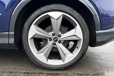 KP25AMK Audi Q4 e-tron Q4 Black Edition 45 e-tron 210,00 kW Thumbnail #11