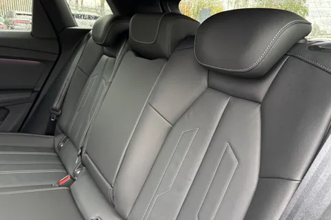 KP25AMK Audi Q4 e-tron Q4 Black Edition 45 e-tron 210,00 kW Thumbnail #20