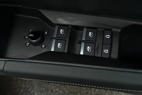 KP25AMK Audi Q4 e-tron Q4 Black Edition 45 e-tron 210,00 kW Thumbnail #22