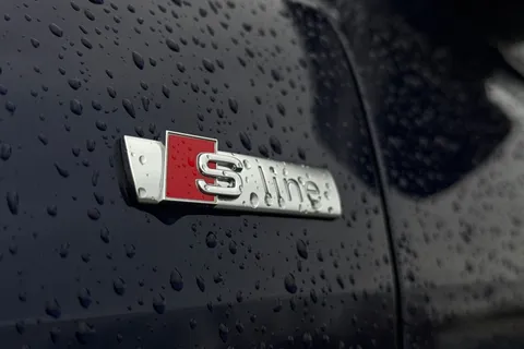 KP25AMK Audi Q4 e-tron Q4 Black Edition 45 e-tron 210,00 kW Thumbnail #27