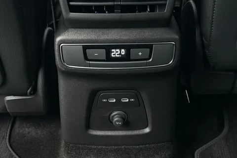 KP25AMK Audi Q4 e-tron Q4 Black Edition 45 e-tron 210,00 kW Thumbnail #36