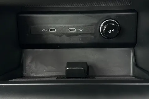 KP25AMK Audi Q4 e-tron Q4 Black Edition 45 e-tron 210,00 kW Thumbnail #37