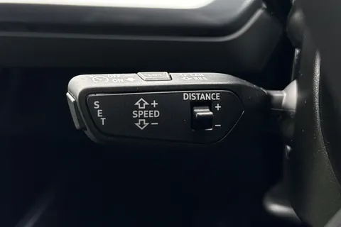 KP25AMK Audi Q4 e-tron Q4 Black Edition 45 e-tron 210,00 kW Thumbnail #39