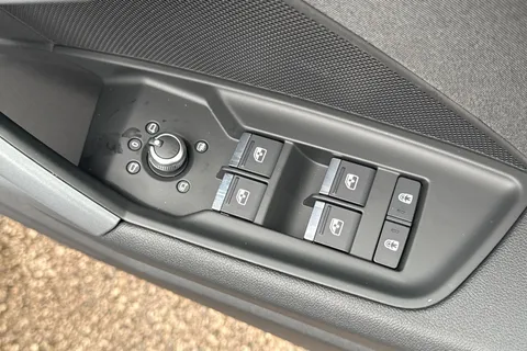  Audi A3 1.5 TFSI Sport Sportback S Tronic Euro 6 (s/s) 5dr Thumbnail #21