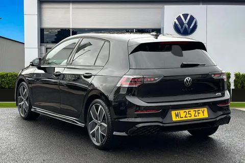 ML25ZFY Volkswagen Golf 1.5 eTSI 150 Black Edition 5dr DSG **AREA VIEW, PARK ASSIST** Thumbnail #3