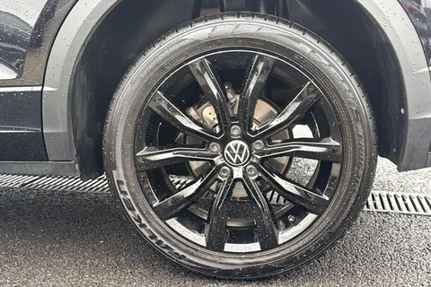 YA73DWE Volkswagen T-Roc 1.5 TSI R-Line 5dr **BLACK PACK + REVERSING CAMERA** Thumbnail #8