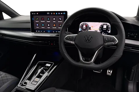 ML25ZFY Volkswagen Golf 1.5 eTSI 150 Black Edition 5dr DSG **AREA VIEW, PARK ASSIST** Thumbnail #14