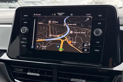 YA73DWE Volkswagen T-Roc 1.5 TSI R-Line 5dr **BLACK PACK + REVERSING CAMERA** Thumbnail #13