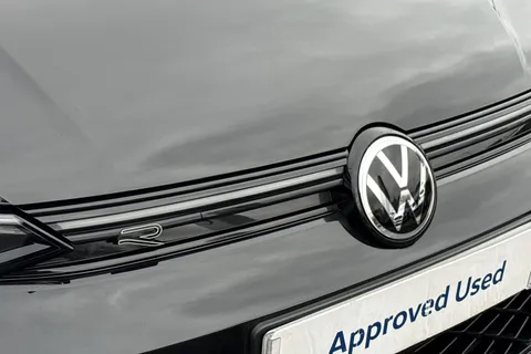 ML25ZFY Volkswagen Golf 1.5 eTSI 150 Black Edition 5dr DSG **AREA VIEW, PARK ASSIST** Thumbnail #30
