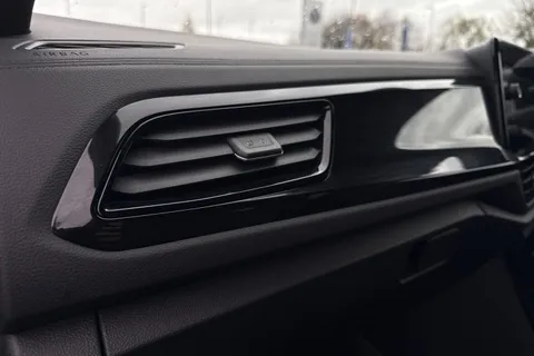 YA73DWE Volkswagen T-Roc 1.5 TSI R-Line 5dr **BLACK PACK + REVERSING CAMERA** Thumbnail #33