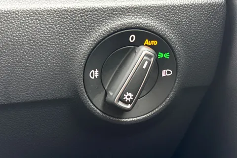 YA73DWE Volkswagen T-Roc 1.5 TSI R-Line 5dr **BLACK PACK + REVERSING CAMERA** Thumbnail #39