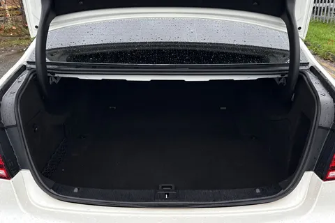 WF65XLS Mercedes-Benz E Class 5.5 E63 V8 BiTurbo AMG SpdS MCT Euro 6 (s/s) 4dr Thumbnail #8