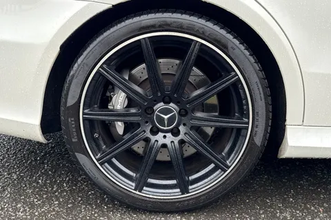 WF65XLS Mercedes-Benz E Class 5.5 E63 V8 BiTurbo AMG SpdS MCT Euro 6 (s/s) 4dr Thumbnail #14