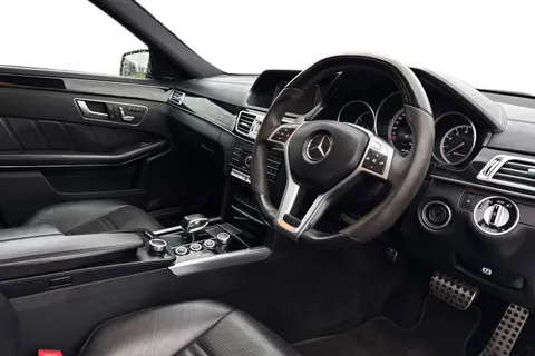 WF65XLS Mercedes-Benz E Class 5.5 E63 V8 BiTurbo AMG SpdS MCT Euro 6 (s/s) 4dr Thumbnail #15
