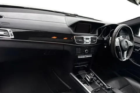 WF65XLS Mercedes-Benz E Class 5.5 E63 V8 BiTurbo AMG SpdS MCT Euro 6 (s/s) 4dr Thumbnail #16