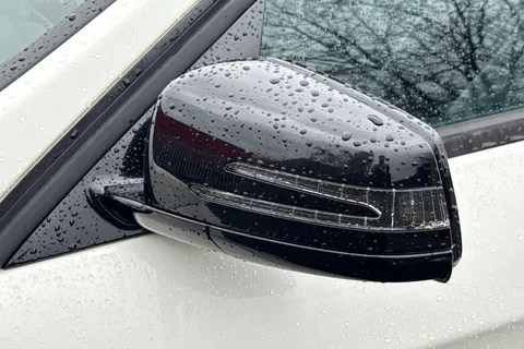 WF65XLS Mercedes-Benz E Class 5.5 E63 V8 BiTurbo AMG SpdS MCT Euro 6 (s/s) 4dr Thumbnail #32