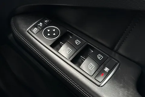 WF65XLS Mercedes-Benz E Class 5.5 E63 V8 BiTurbo AMG SpdS MCT Euro 6 (s/s) 4dr Thumbnail #38