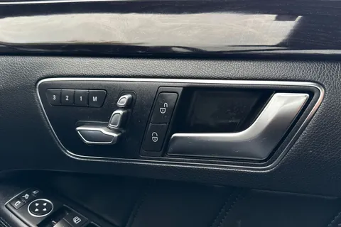 WF65XLS Mercedes-Benz E Class 5.5 E63 V8 BiTurbo AMG SpdS MCT Euro 6 (s/s) 4dr Thumbnail #39