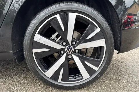 Volkswagen Golf 2.0 TDI Match Euro 6 (s/s) 5dr Thumbnail #23