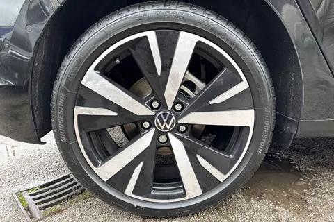 Volkswagen Golf 2.0 TDI Match Euro 6 (s/s) 5dr Thumbnail #24