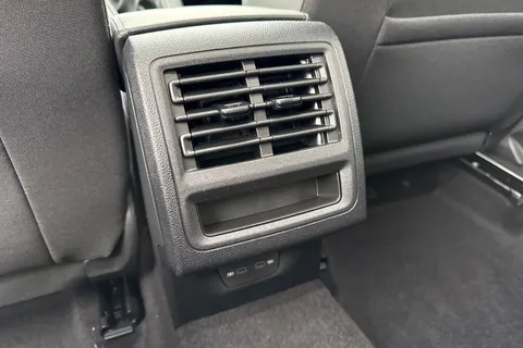 Volkswagen Golf 2.0 TDI Match Euro 6 (s/s) 5dr Thumbnail #34