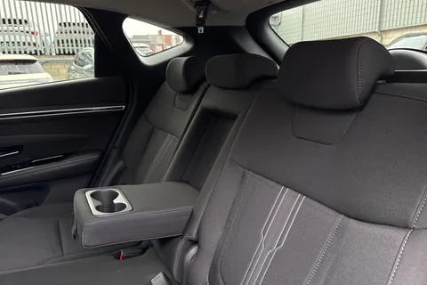 DU71YHW Hyundai Tucson 1.6 h T-GDi Premium Auto Euro 6 (s/s) 5dr Thumbnail #15