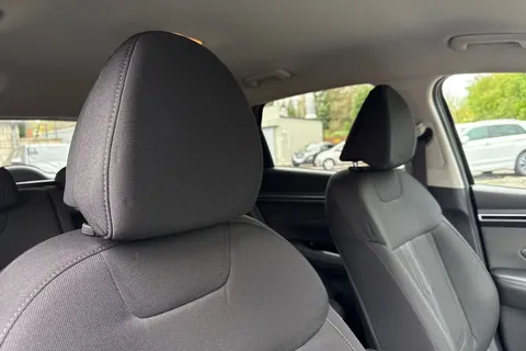 DU71YHW Hyundai Tucson 1.6 h T-GDi Premium Auto Euro 6 (s/s) 5dr Thumbnail #22