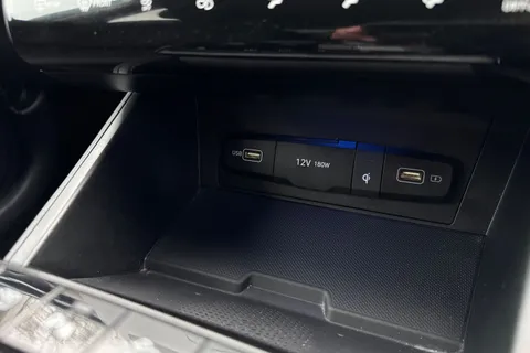 DU71YHW Hyundai Tucson 1.6 h T-GDi Premium Auto Euro 6 (s/s) 5dr Thumbnail #29