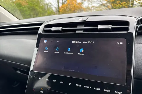 DU71YHW Hyundai Tucson 1.6 h T-GDi Premium Auto Euro 6 (s/s) 5dr Thumbnail #35