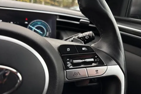 DU71YHW Hyundai Tucson 1.6 h T-GDi Premium Auto Euro 6 (s/s) 5dr Thumbnail #42