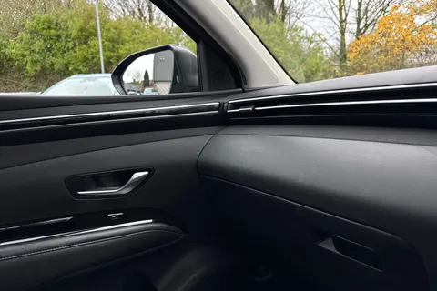 DU71YHW Hyundai Tucson 1.6 h T-GDi Premium Auto Euro 6 (s/s) 5dr Thumbnail #46