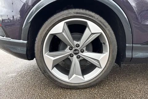 KN25OCL Audi Q4 e-tron Q4 Black Edition 45 e-tron 210,00 kW Thumbnail #12