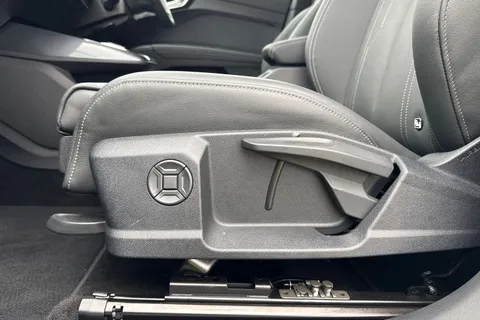 KN25OCL Audi Q4 e-tron Q4 Black Edition 45 e-tron 210,00 kW Thumbnail #44