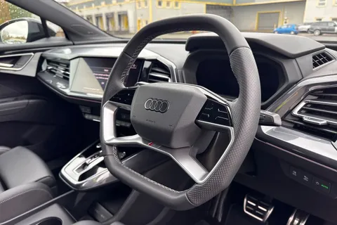 KN25OCL Audi Q4 e-tron Q4 Black Edition 45 e-tron 210,00 kW Thumbnail #49