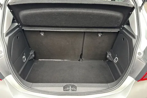 DS68LSC Vauxhall Corsa 1.4i ecoTEC SE Hatchback 5dr Petrol Manual Euro 6 (75 ps) Thumbnail #8